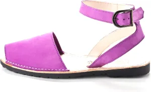 521 - Avarca Classic Style Strap - Berry - 34 (US 4)