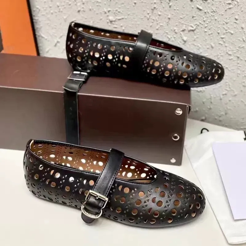 Hollow Flat Buckle Slip-on Shoes