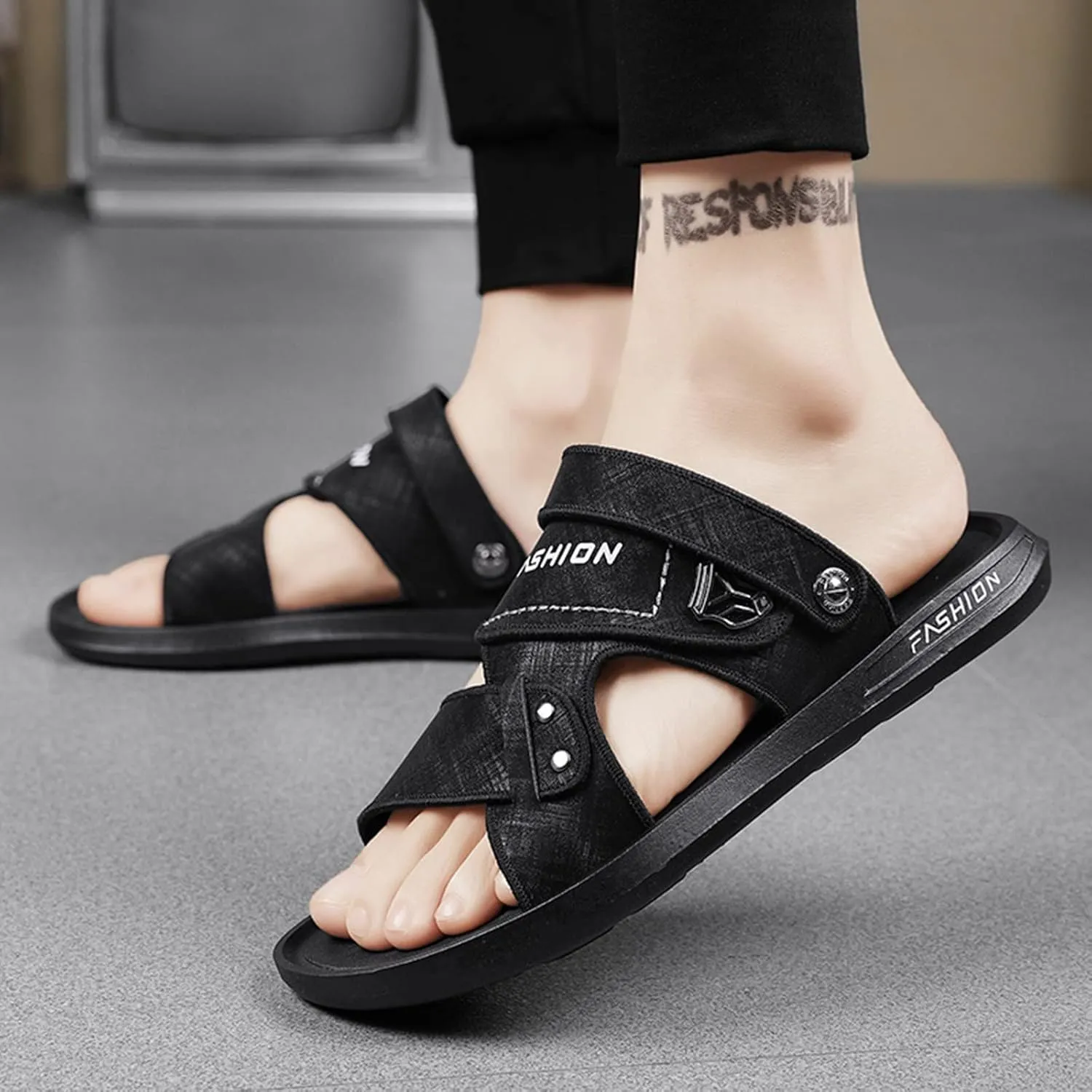 Men's Flat Sandals Double Use Slippers Sandals Beach Wear Fashionable Sandals Comfortable Walking Sandals