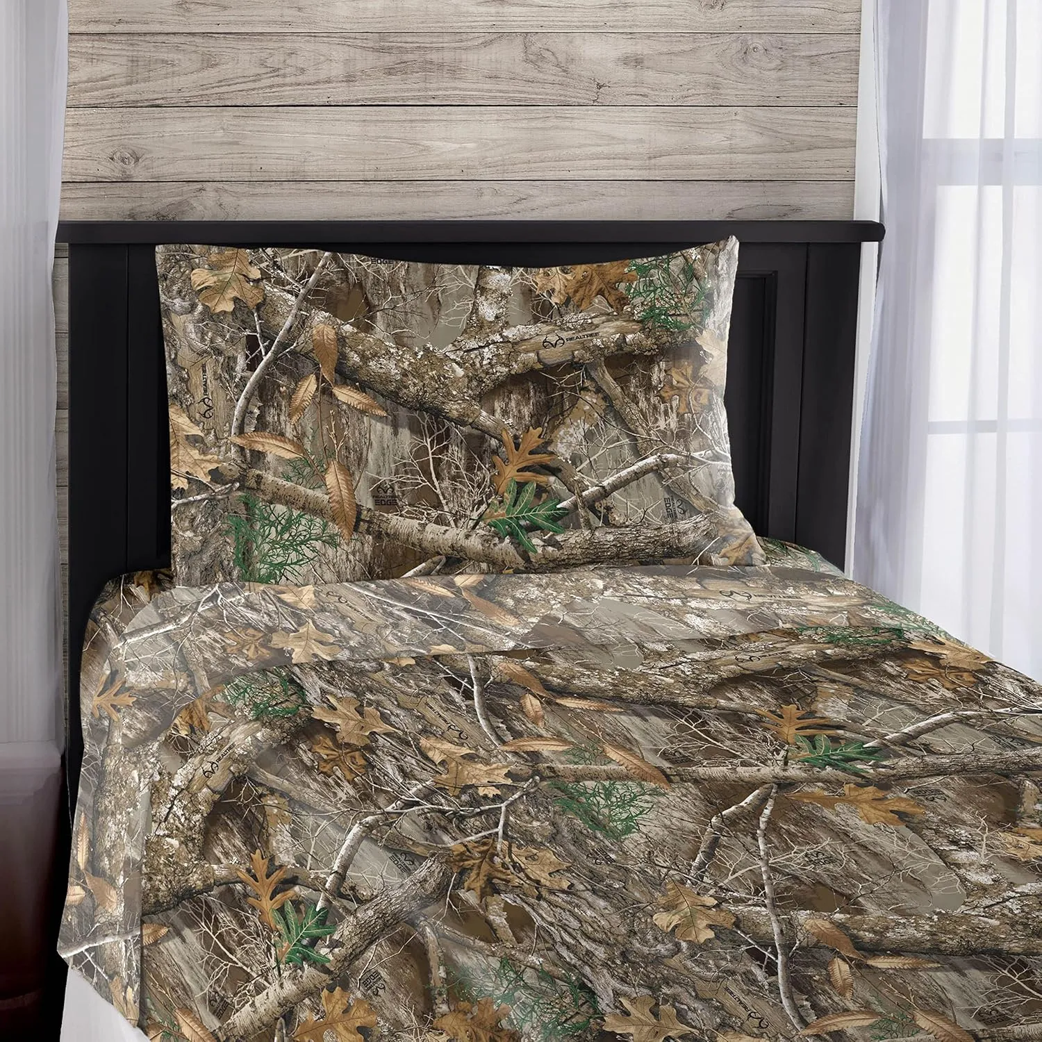 Northwest Realtree 3-Piece Twin Sheet Set, 1 Fitted Sheet, 1 Flat Sheet, 1 Pillowcase, Camo Bedding, Cabin Sheets, Realtree Edge