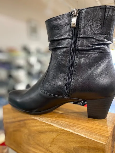 V Italia V039 Heel Ankle Boot