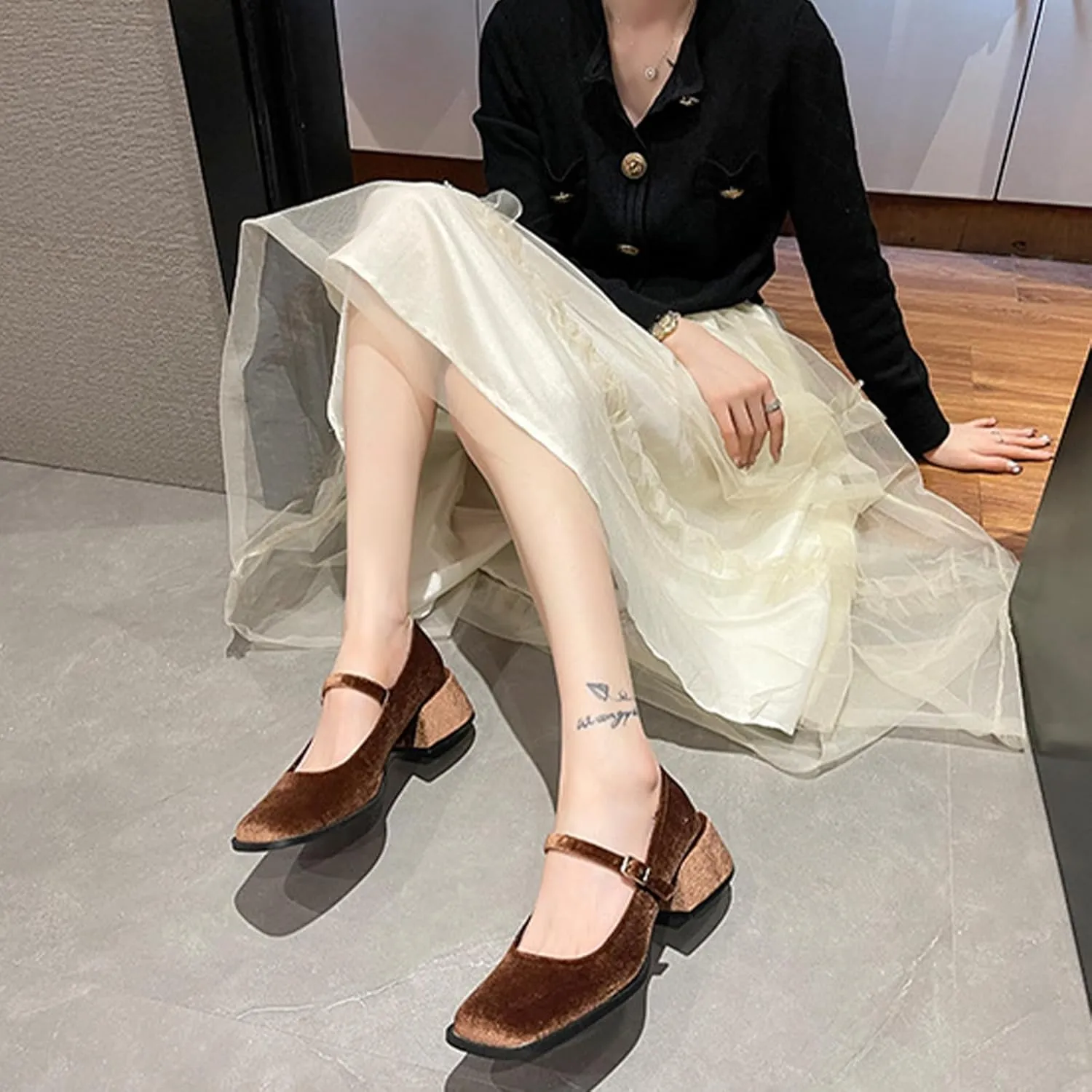 Women's Elegant Velvet Closed Square Toe Mary Jane Pumps Classic Low Chunky Heel Adjustable Buckle Dress Shoes Office Work Shoes
