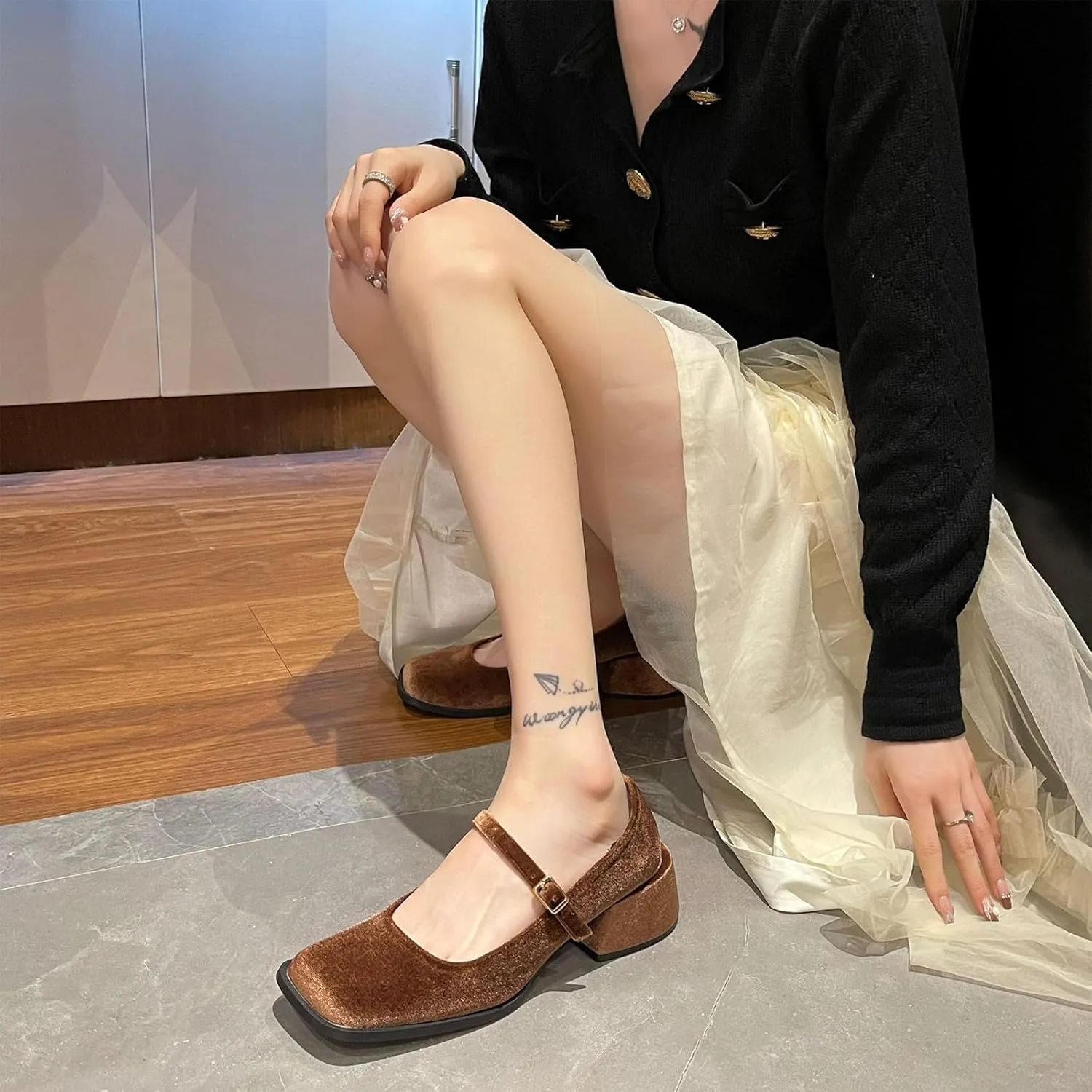 Women's Elegant Velvet Closed Square Toe Mary Jane Pumps Classic Low Chunky Heel Adjustable Buckle Dress Shoes Office Work Shoes