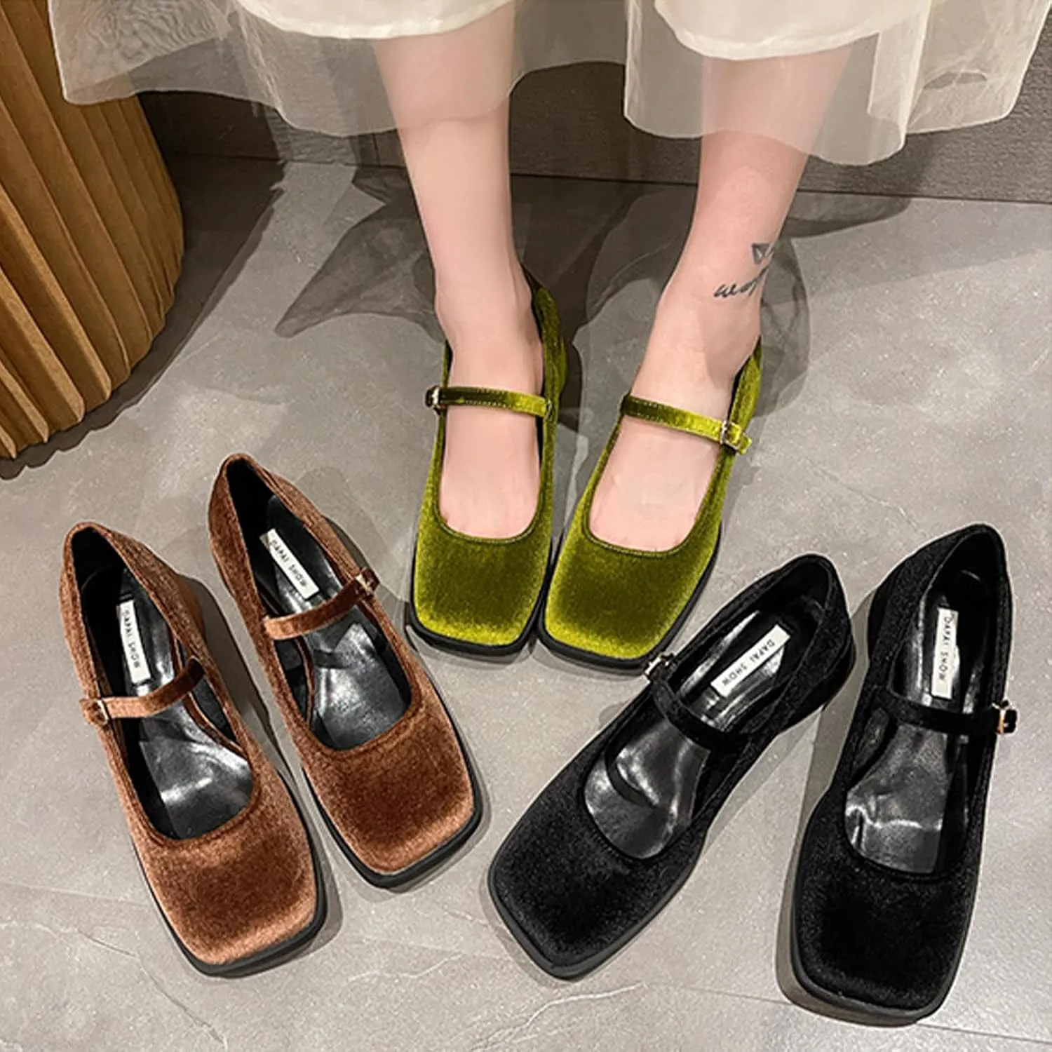 Women's Elegant Velvet Closed Square Toe Mary Jane Pumps Classic Low Chunky Heel Adjustable Buckle Dress Shoes Office Work Shoes