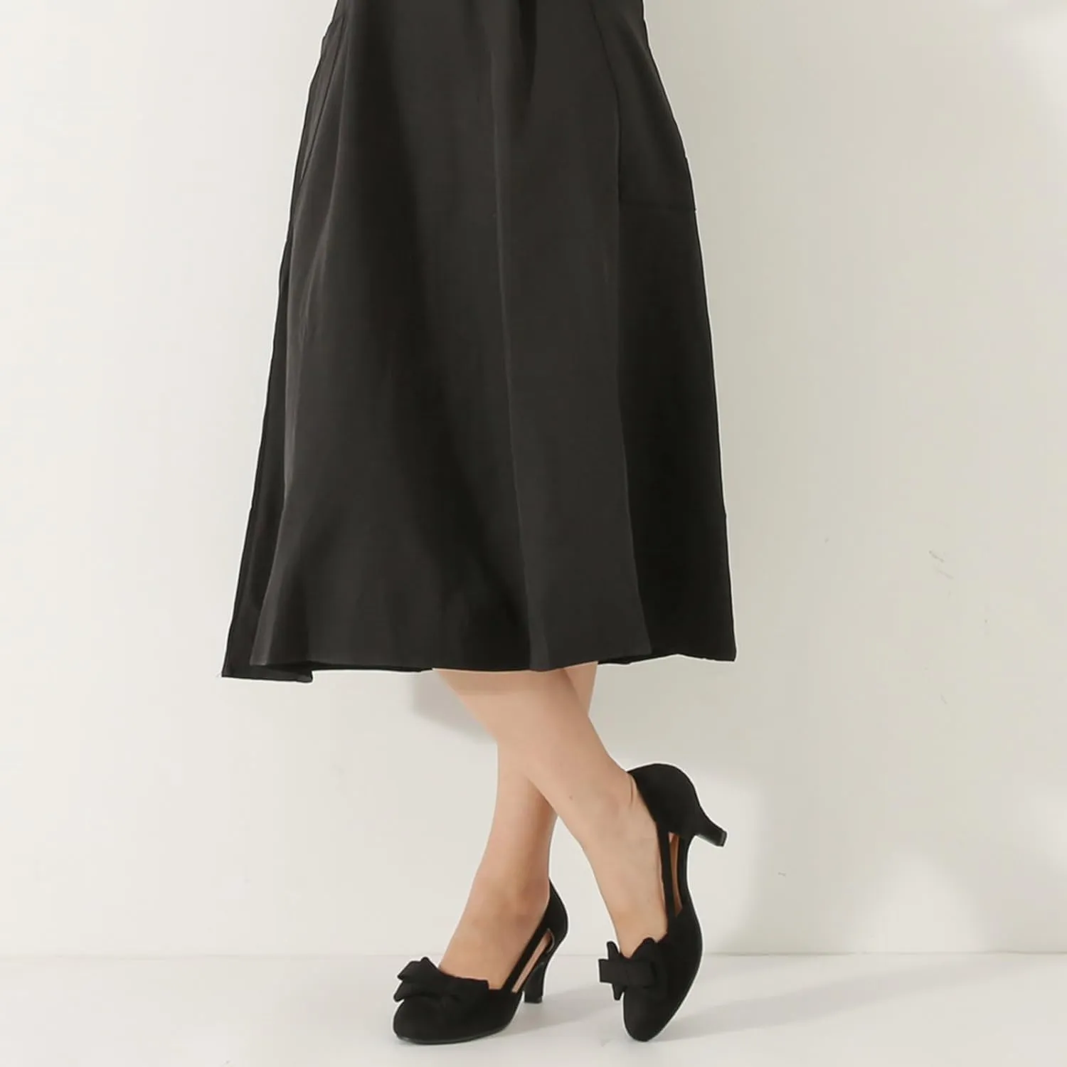 Women's Slip On Bow Kitten Heels Cutout Vintage Retro Low Heel Dress Shoes Wedding Work Party Pumps